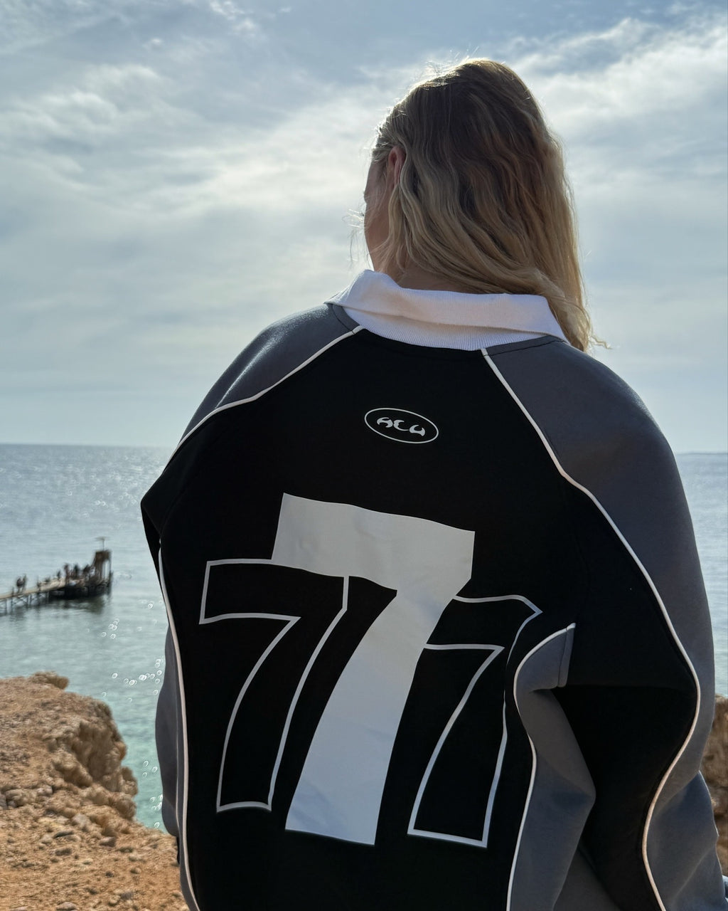 Three 7 Crewneck Black