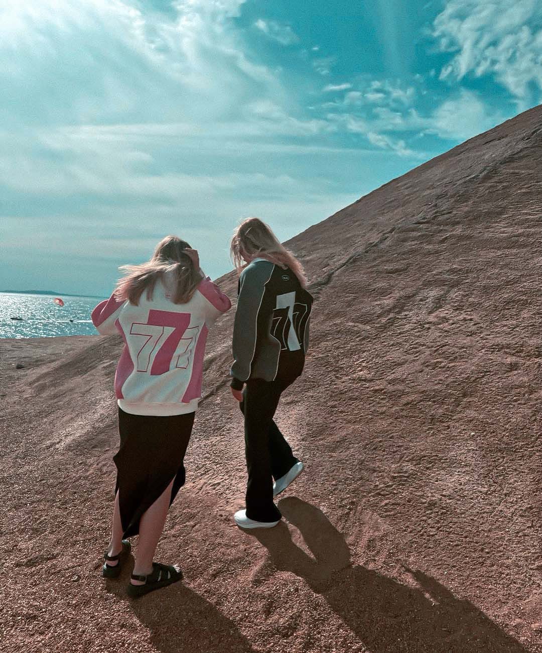 Three 7 Crewneck pink